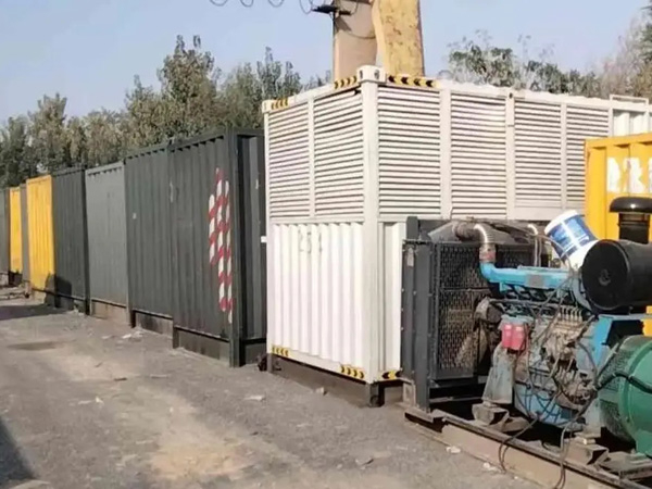 西湖200KW柴油发电机机组每小时油耗是多少？
